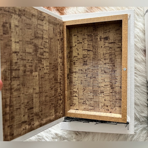 3 Nesting Paris Effiel Tower Distressed Storage CORK Books Monochrome GOLD EUC - Picture 11 of 13